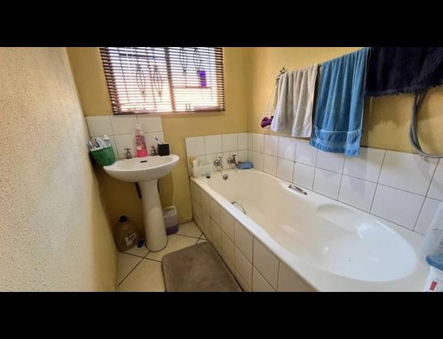 2 BEDROOM HOUSE FOR SALE IN ROODEKOP